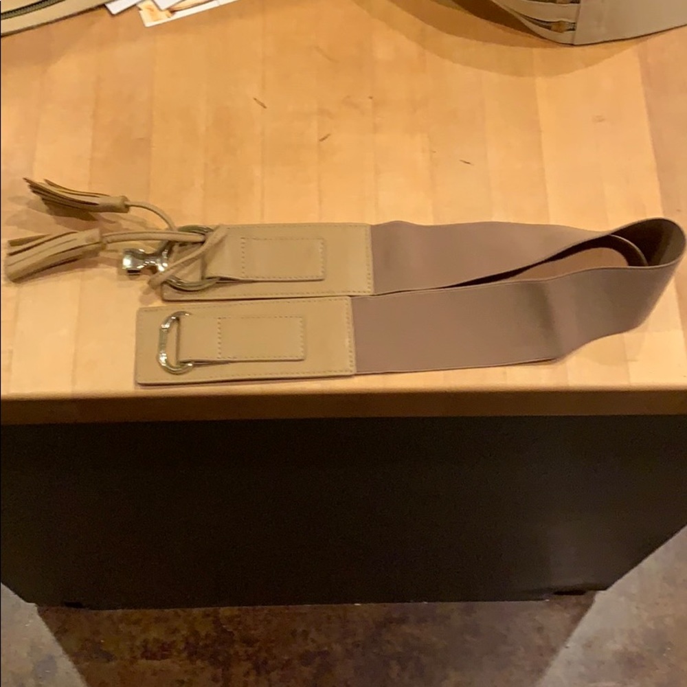 Elastic nude belt with good buckle